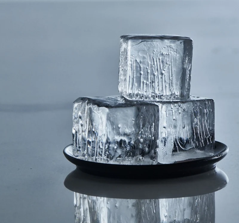 ICE FORMER Würfel 3cm schwarz transparent Eiswürfelform mit Deckel