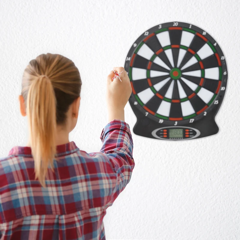 Dartscheibe mit 6 Pfeilen und 6 Ersatzspitzen + Batterien